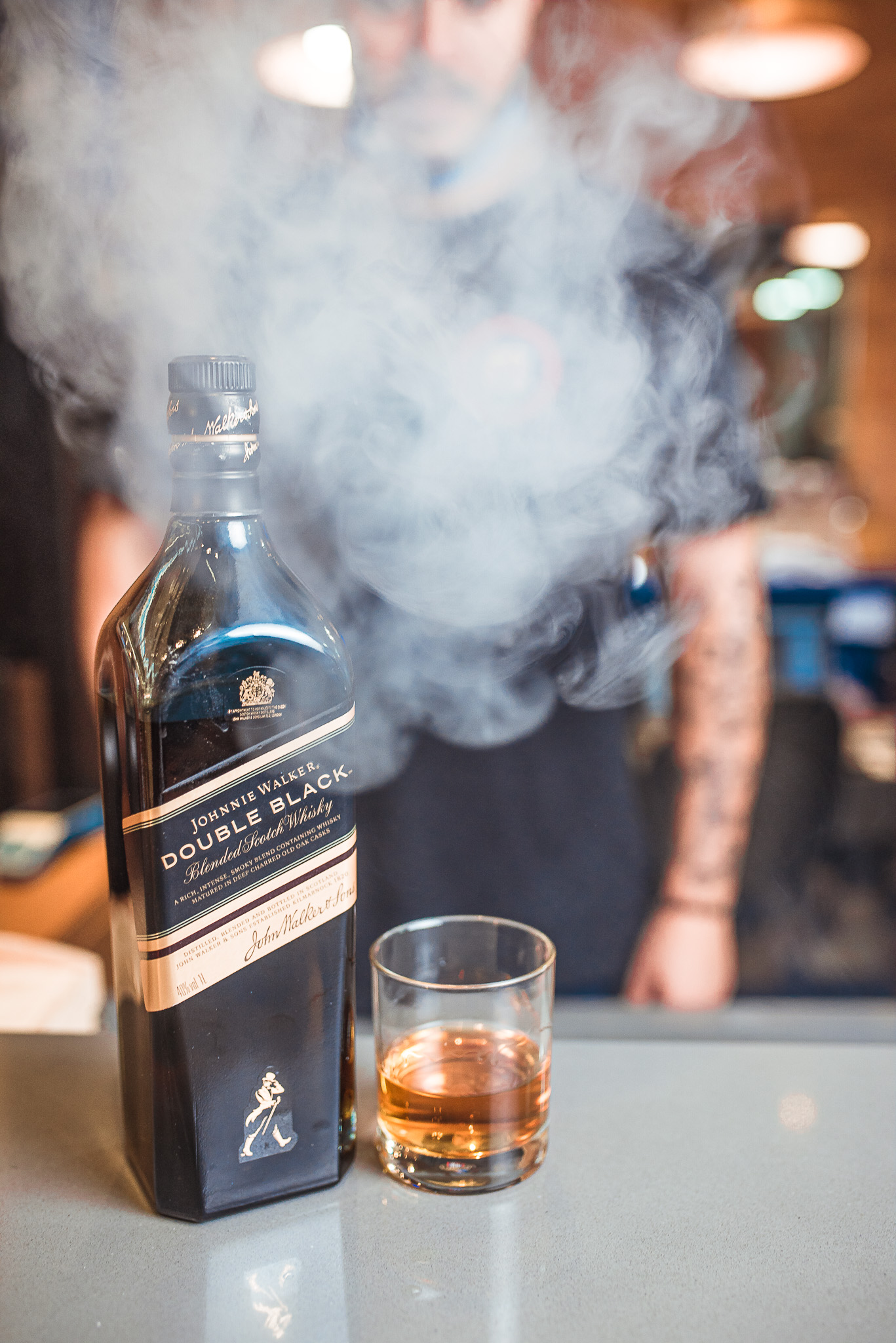 Whisky servido no pub da Mancave